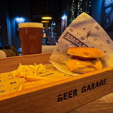 Бар-магазин с бургерами по BeerGarage
